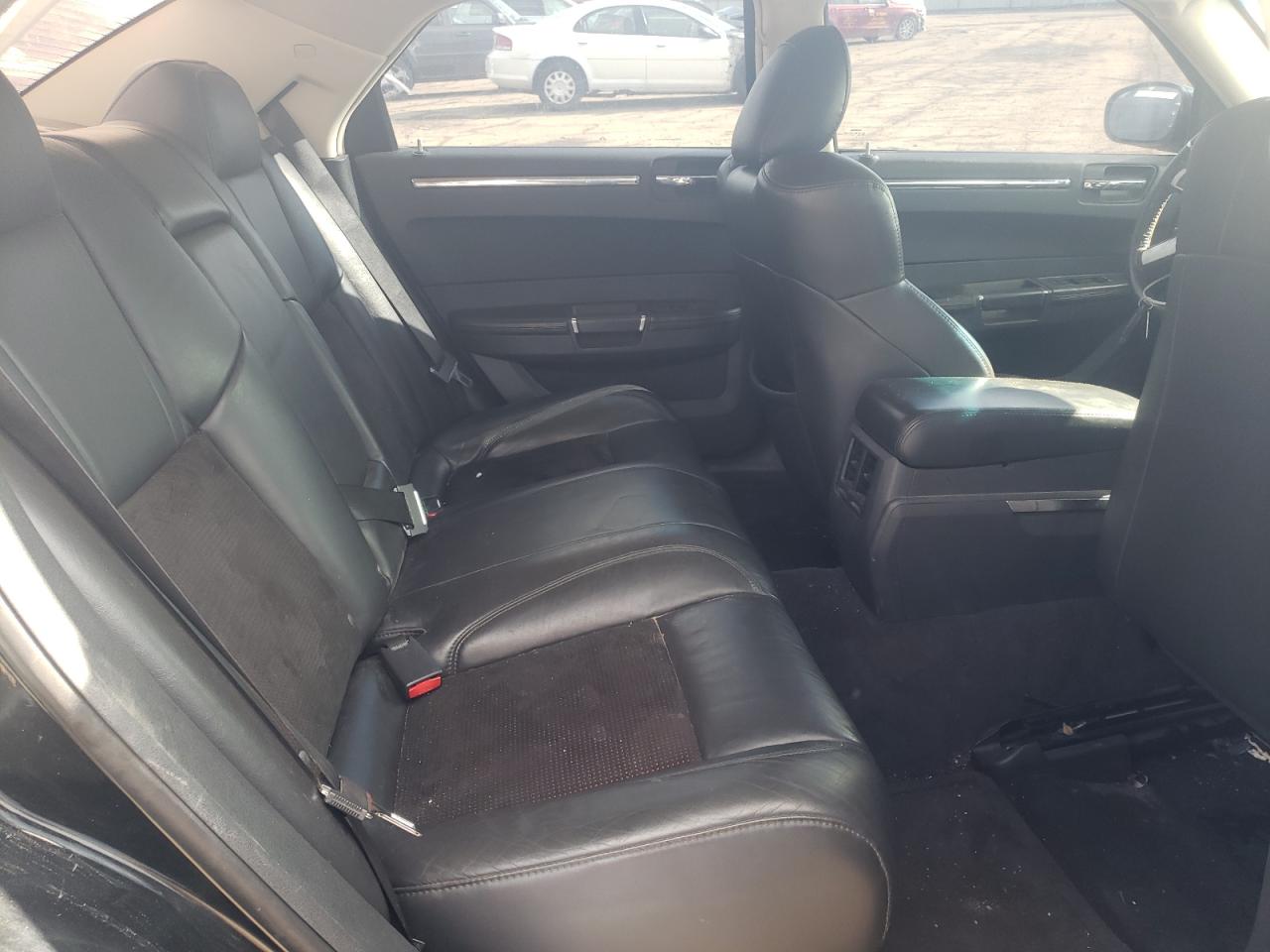 Photo 6 from auction – 2010 CHRYSLER 300 S with VIN 2C3CA2CV1AH263502