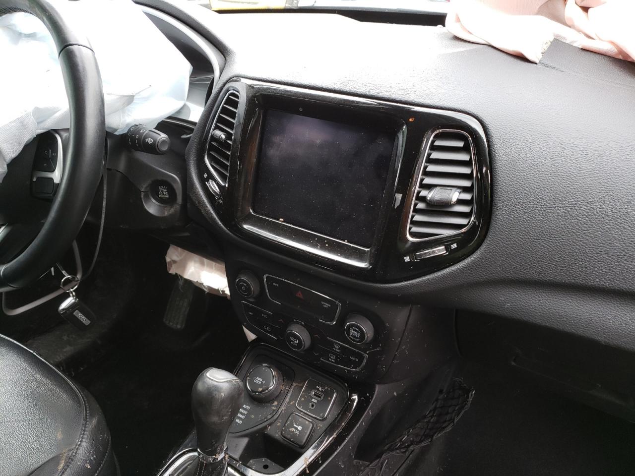 Foto 9 de la subasta – 2019 JEEP COMPASS LI con VIN 3C4NJDCB6KT669547
