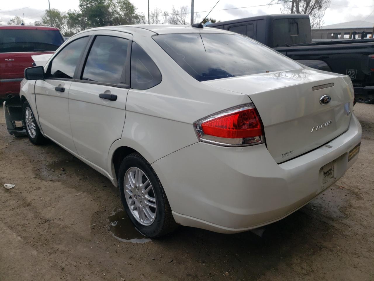 Photo 3 from auction – 2010 FORD FOCUS SE with VIN 1FAHP3FN9AW261117
