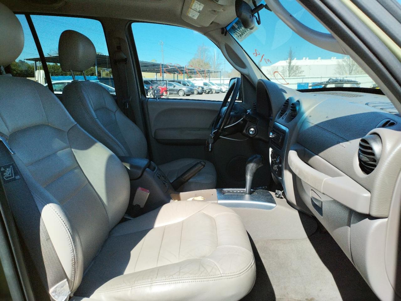 Photo 5 from auction – 2004 JEEP LIBERTY RE with VIN 1J8GL38K54W114486
