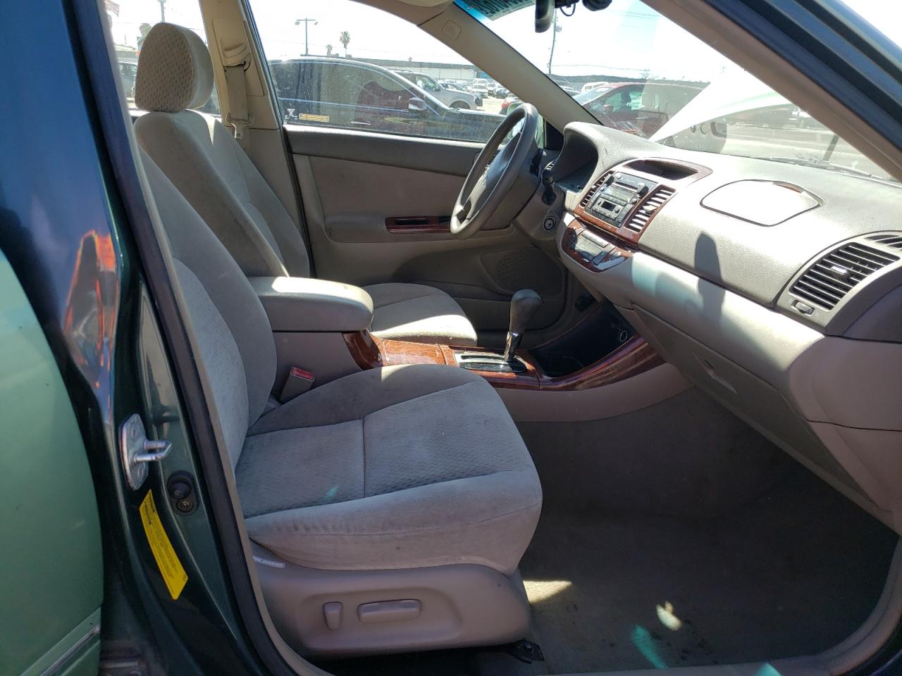 Photo 5 from auction – 2003 TOYOTA CAMRY LE with VIN 4T1BE30K73U666259