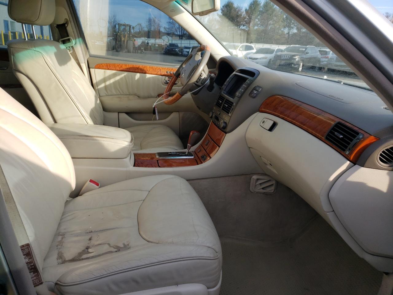 Photo 5 from auction – 2001 LEXUS LS 430 with VIN JTHBN30F310039231