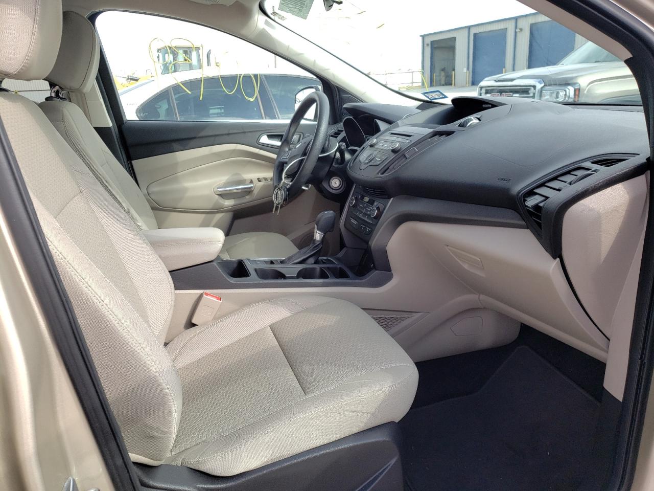 Photo 5 from auction – 2017 FORD ESCAPE SE with VIN 1FMCU0G9XHUE35307