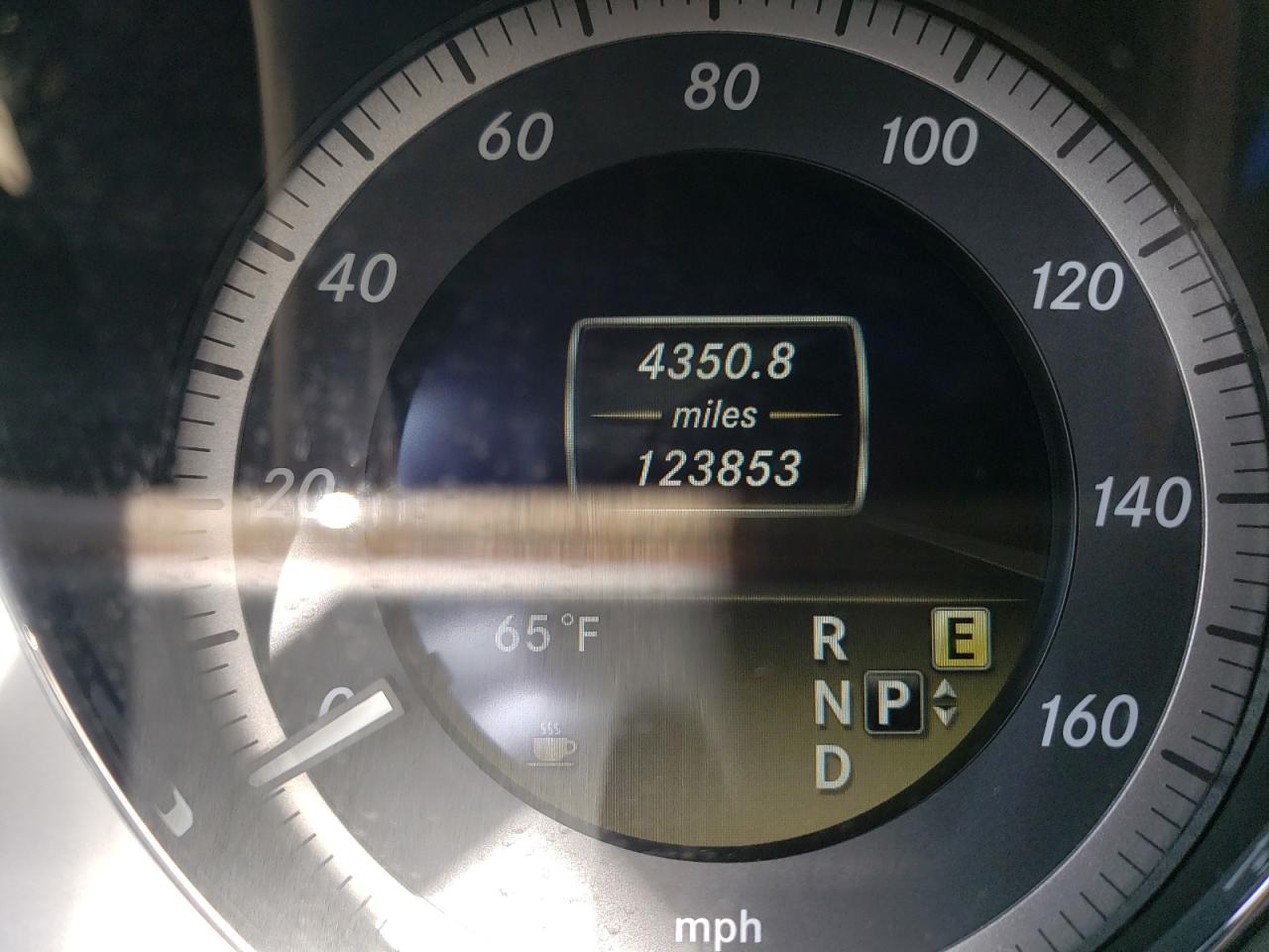 Photo 8 from auction – 2012 MERCEDES-BENZ E 350 4MAT with VIN WDDHF8JB5CA621108