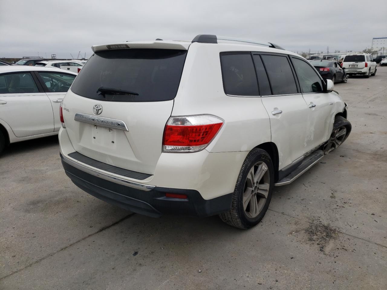 Photo 4 from auction – 2013 TOYOTA HIGHLANDER with VIN 5TDYK3EH3DS113683