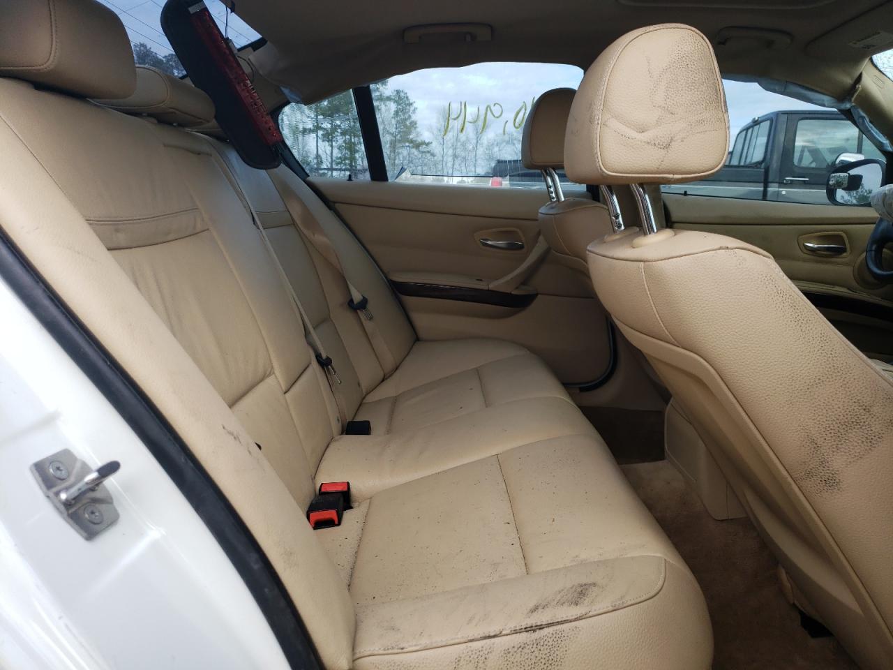 Photo 6 from auction – 2011 BMW 328 with VIN WBAPH7G54BNM56796