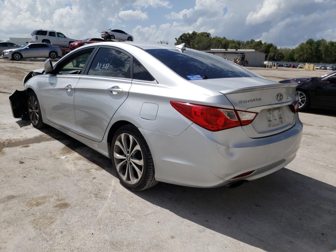 Photo 3 from auction – 2013 HYUNDAI SONATA SE with VIN 5NPEC4AB1DH742386