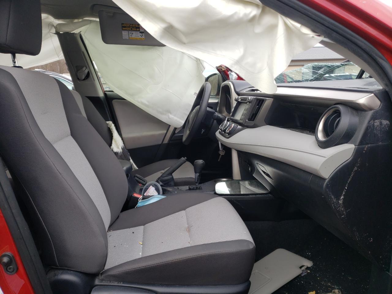 Photo 5 from auction – 2015 TOYOTA RAV4 LE with VIN JTMBFREV0FJ044356