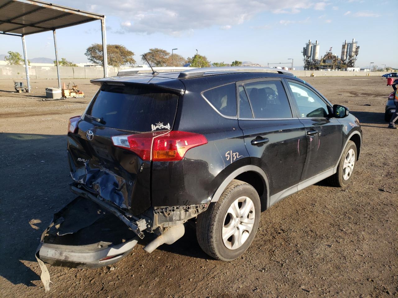 Photo 4 from auction – 2015 TOYOTA RAV4 LE with VIN 2T3ZFREV3FW225158