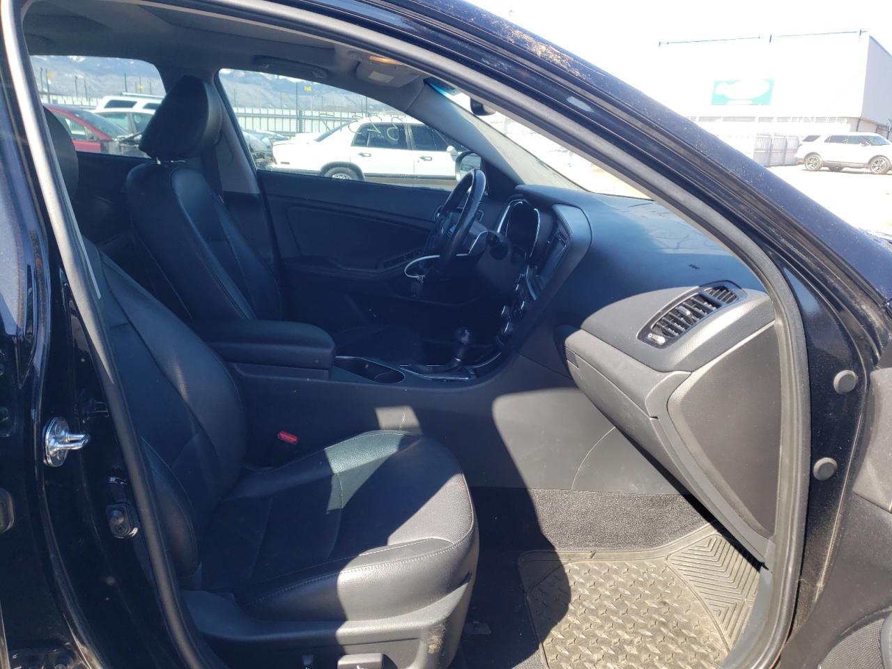 Photo 5 from auction – 2014 KIA OPTIMA SX with VIN 5XXGR4A6XEG300388