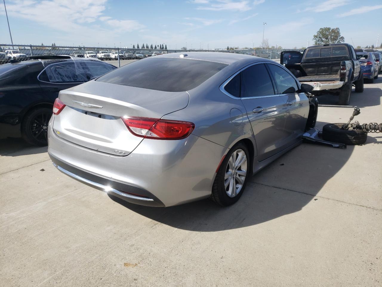 Photo 4 from auction – 2016 CHRYSLER 200 LIMITE with VIN 1C3CCCAB2GN136718