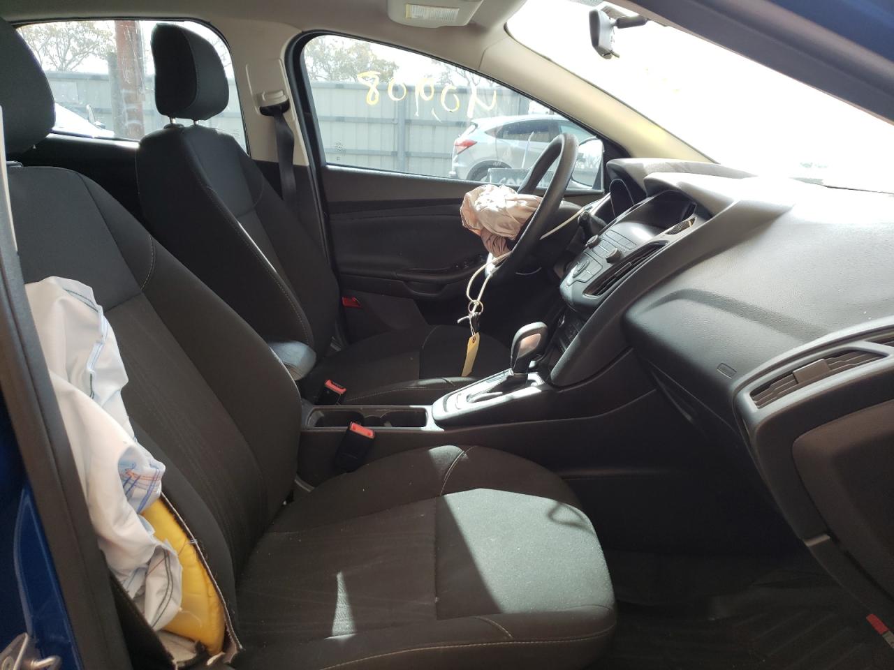 Photo 5 from auction – 2018 FORD FOCUS SE with VIN 1FADP3K27JL250824