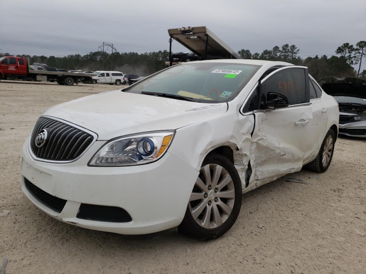 Photo 2 from auction – 2015 BUICK VERANO with VIN 1G4PP5SK6F4168681