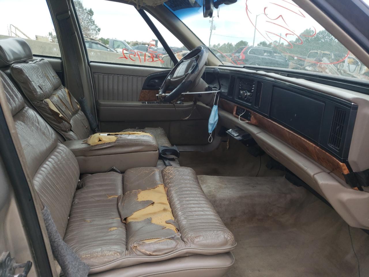 Photo 5 from auction – 1996 BUICK PARK AVENU with VIN 1G4CW52KXTH604647