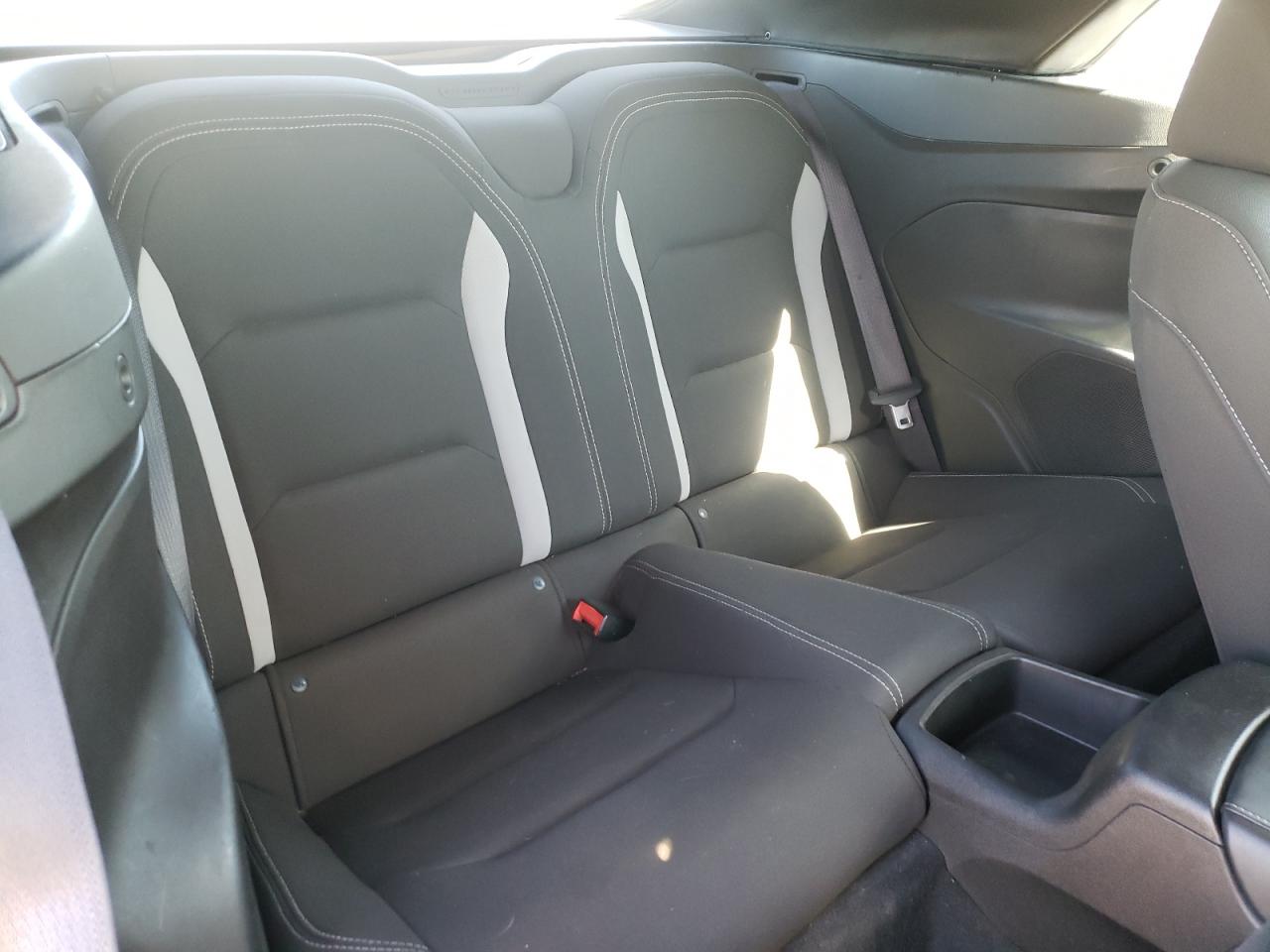 Photo 6 from auction – 2019 CHEVROLET CAMARO LS with VIN 1G1FB3DS5K0135309