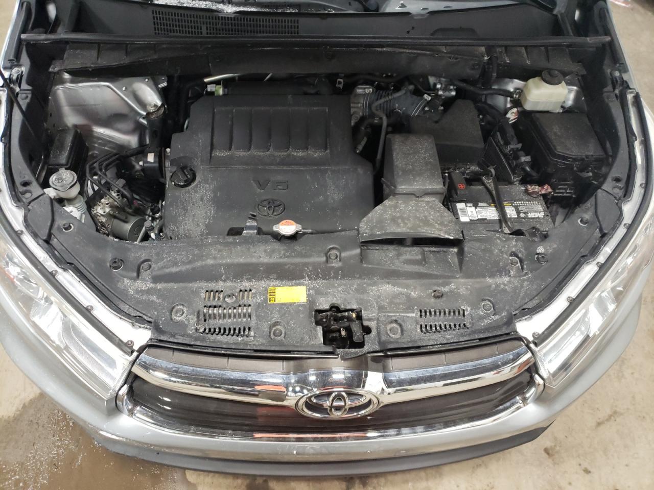 Photo 7 from auction – 2016 TOYOTA HIGHLANDER with VIN 5TDDKRFH3GS269842