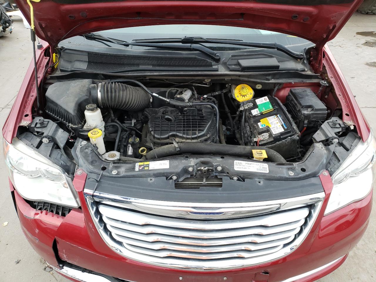 Photo 7 from auction – 2016 CHRYSLER TOWN & COU with VIN 2C4RC1BG3GR132913