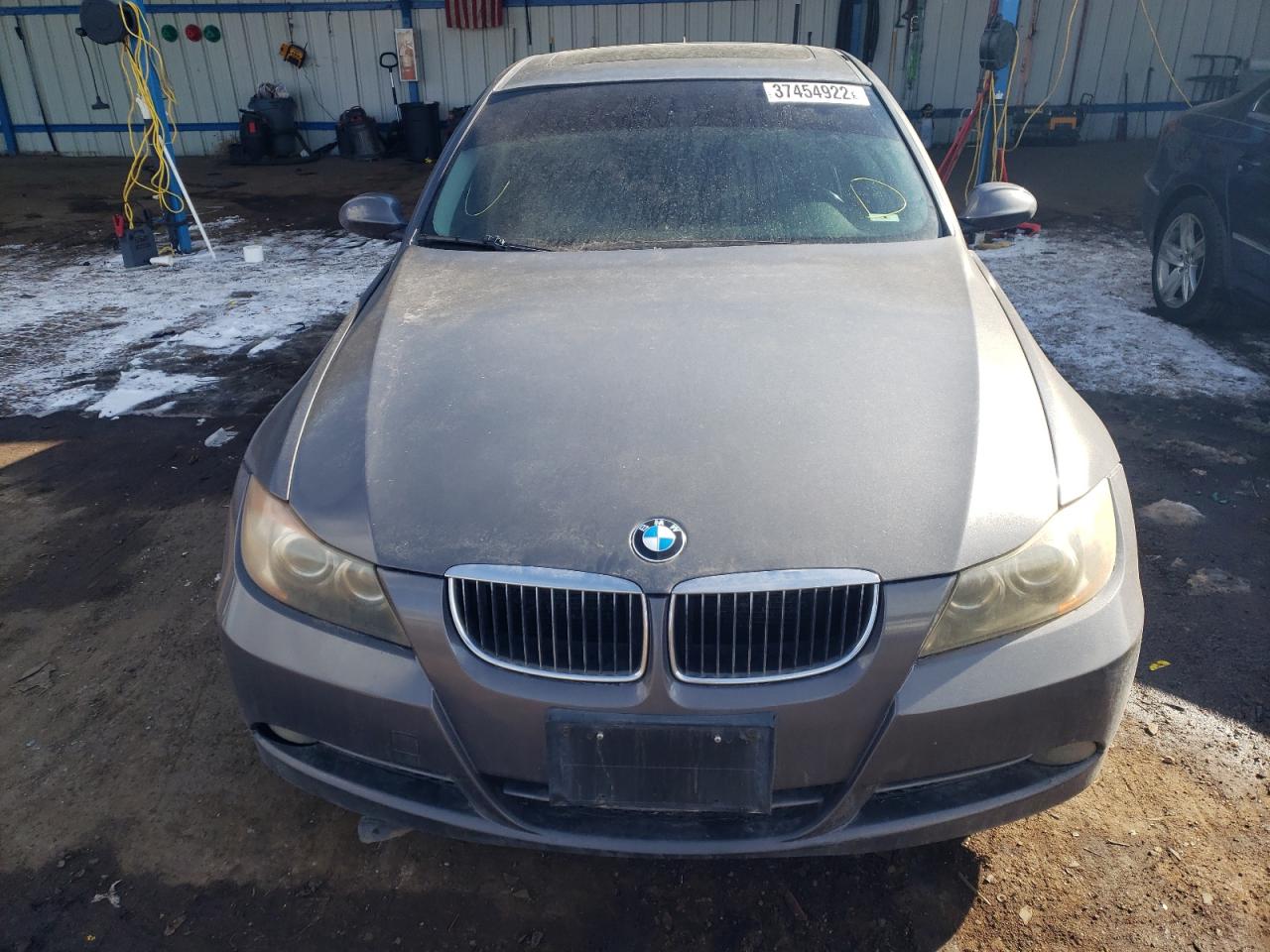 Photo 9 from auction – 2006 BMW 330 I with VIN WBAVB335X6KR75950