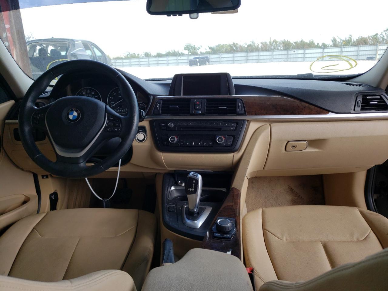 Photo 9 from auction – 2014 BMW 328 I with VIN WBA3A5C52EJ464436