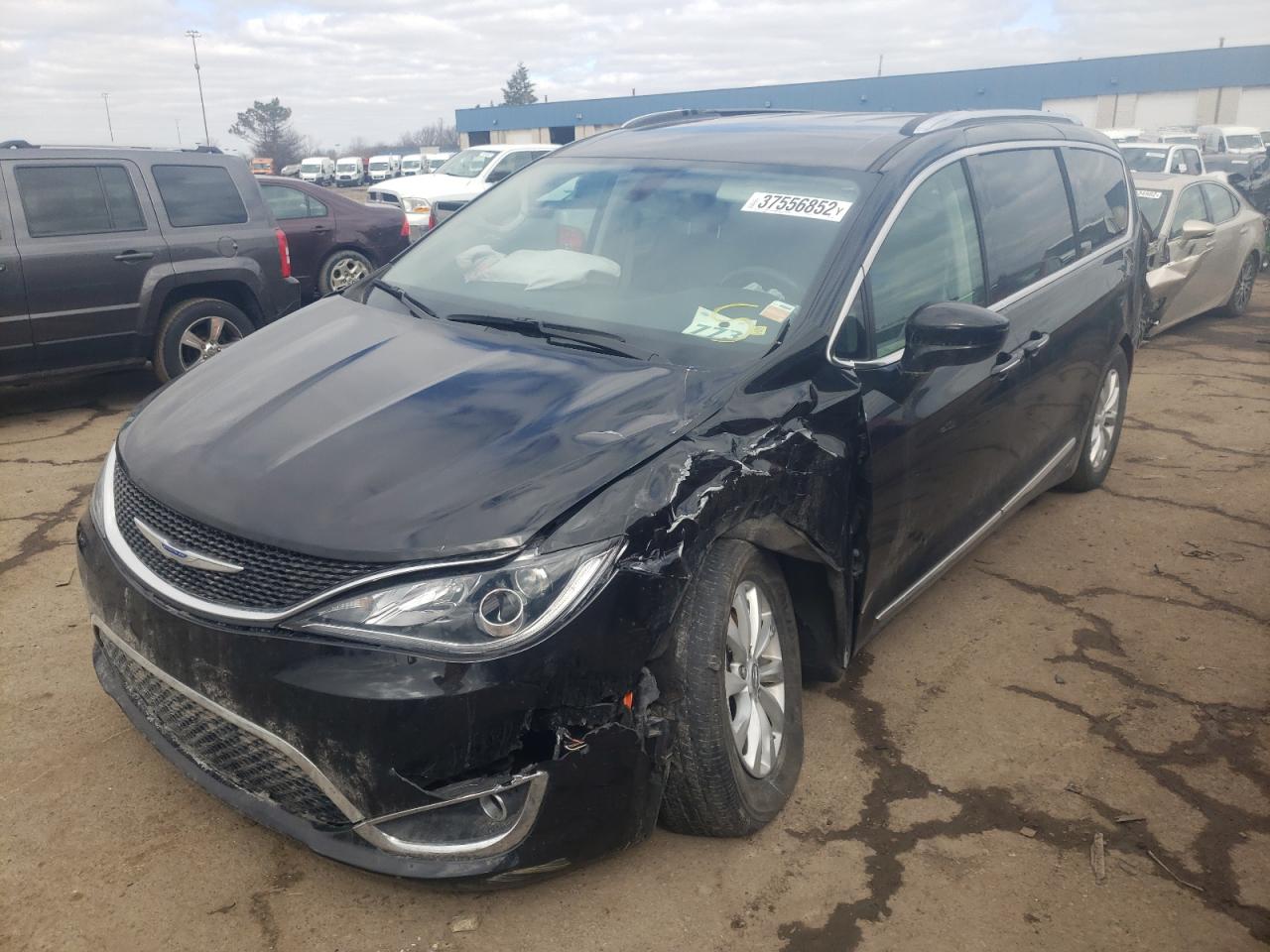 Photo 2 from auction – 2019 CHRYSLER PACIFICA T with VIN 2C4RC1BG8KR550621