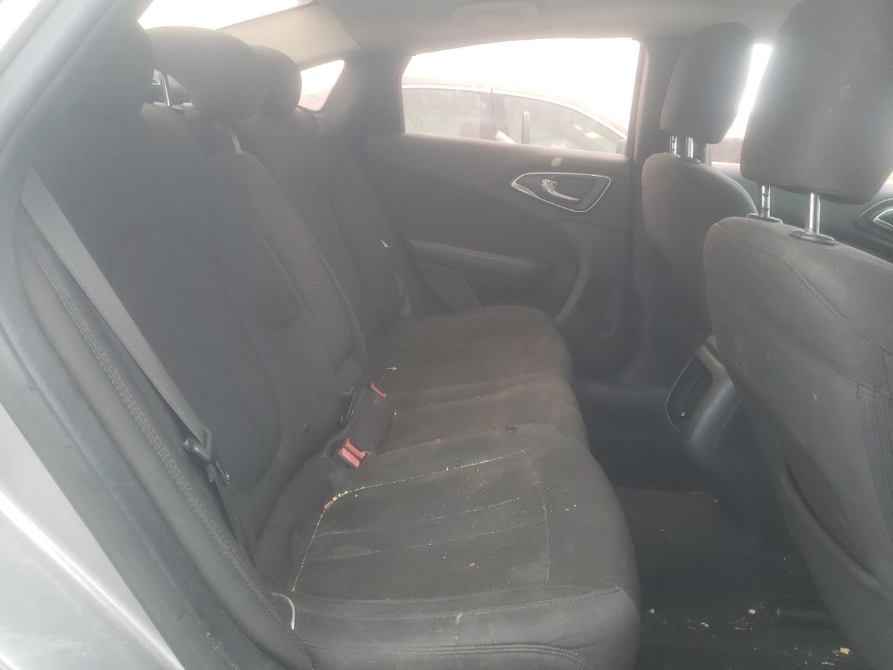 Photo 6 from auction – 2015 CHRYSLER 200 LIMITE with VIN 1C3CCCAB4FN652013
