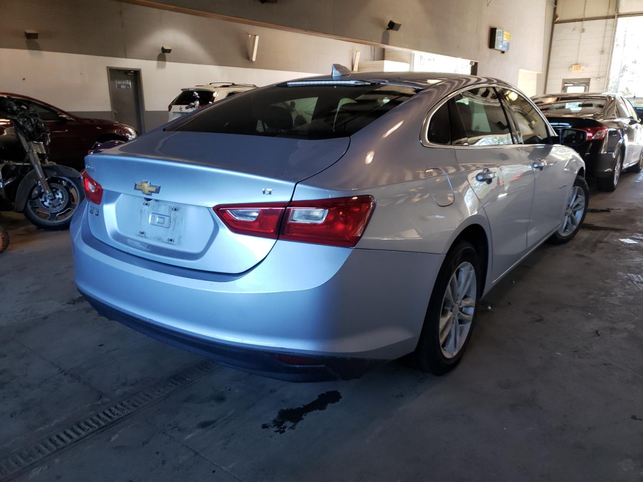 Photo 4 from auction – 2018 CHEVROLET MALIBU LT with VIN 1G1ZD5ST2JF252596