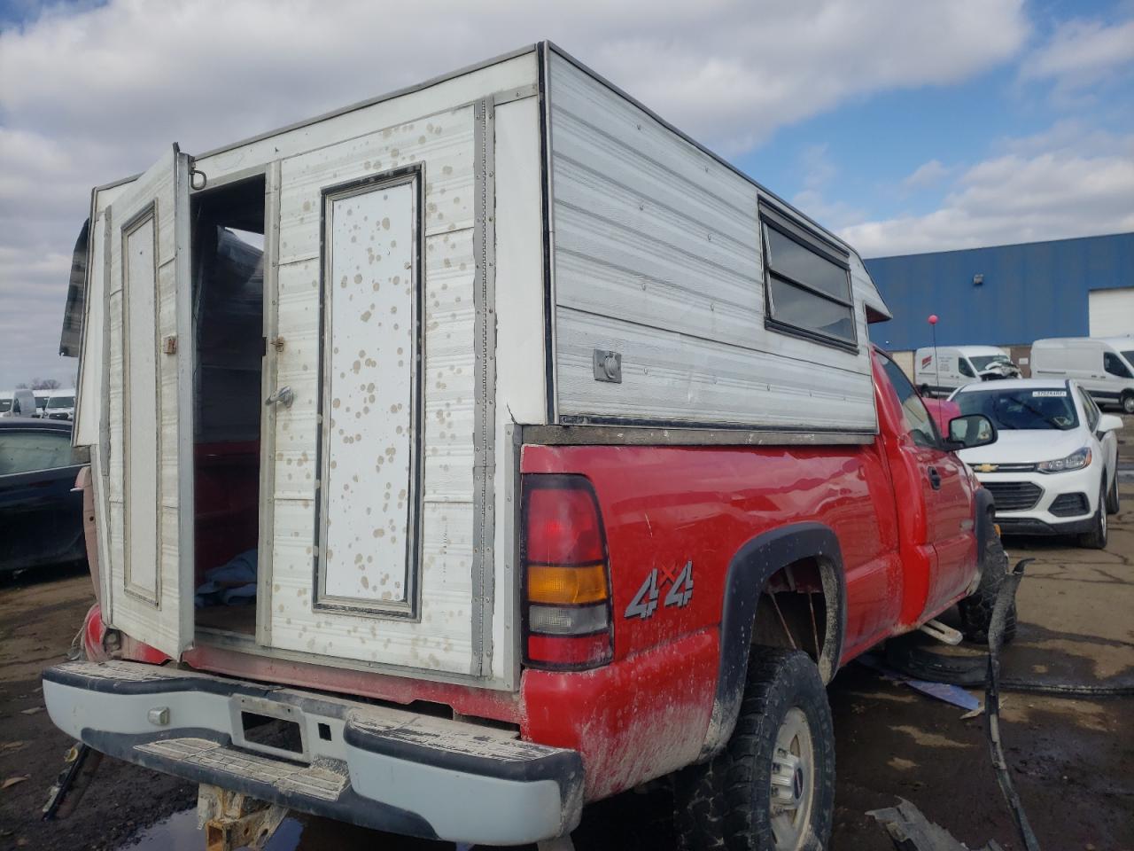 Photo 4 from auction – 2005 GMC SIERRA K25 with VIN 1GTHK24U95E279626