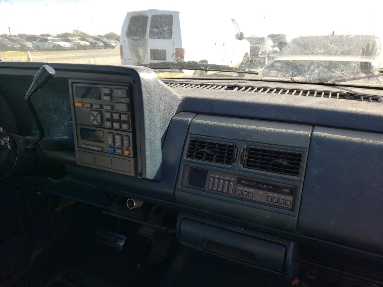 Photo 9 from auction – 1994 CHEVROLET SILVERADO with VIN 2GCEC19K7R1105949