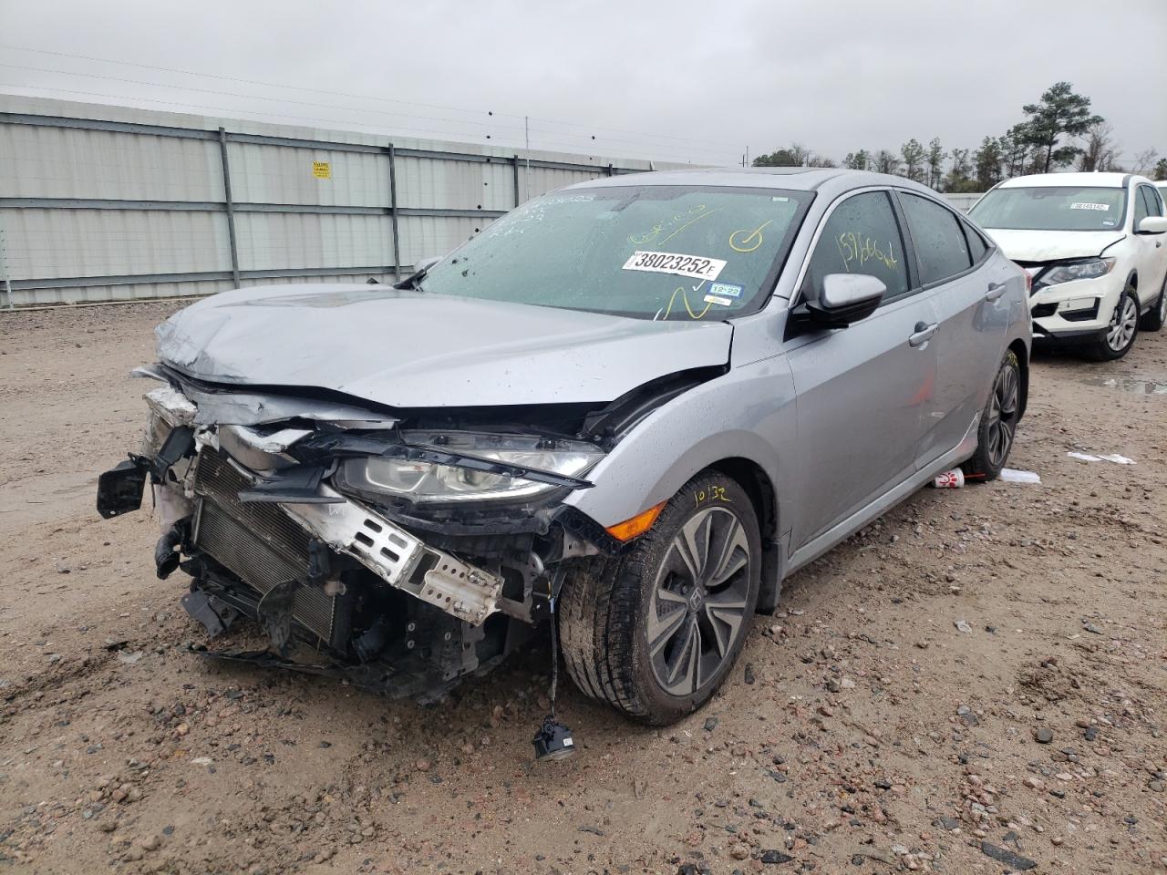 Photo 2 from auction – 2016 HONDA CIVIC EXL with VIN 19XFC1F75GE000993