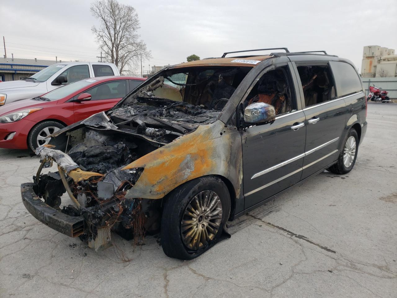 Photo 2 from auction – 2011 CHRYSLER TOWN & COU with VIN 2A4RR8DG1BR783044