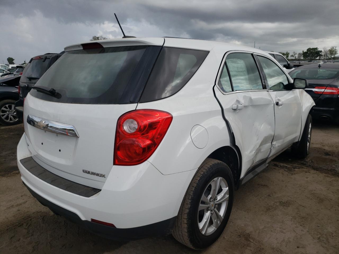 Photo 4 from auction – 2015 CHEVROLET EQUINOX LS with VIN 2GNFLEEK1F6377890