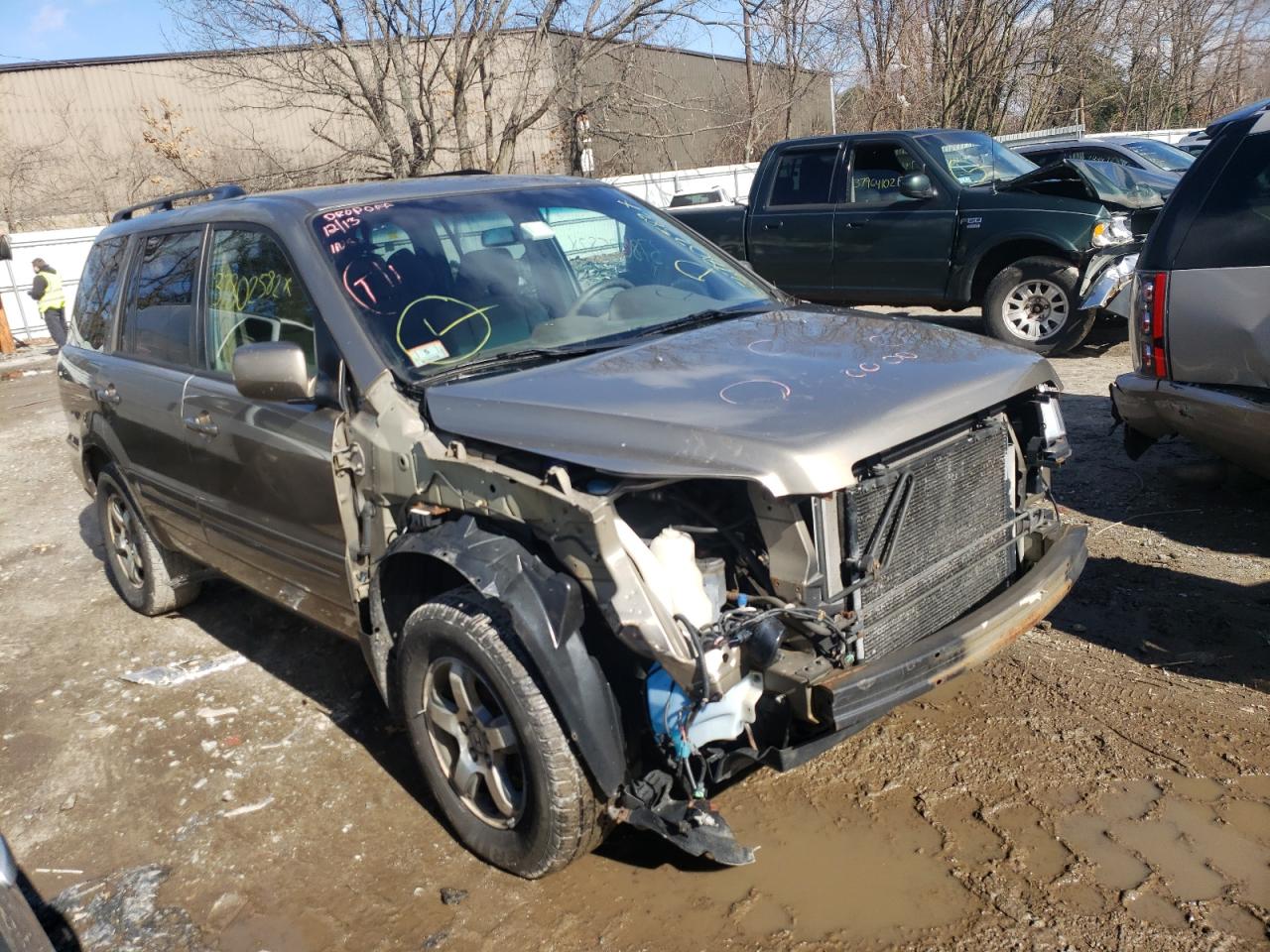 HONDA PILOT EX 2008 with VIN 5FNYF18408B041546 - Photo from auction