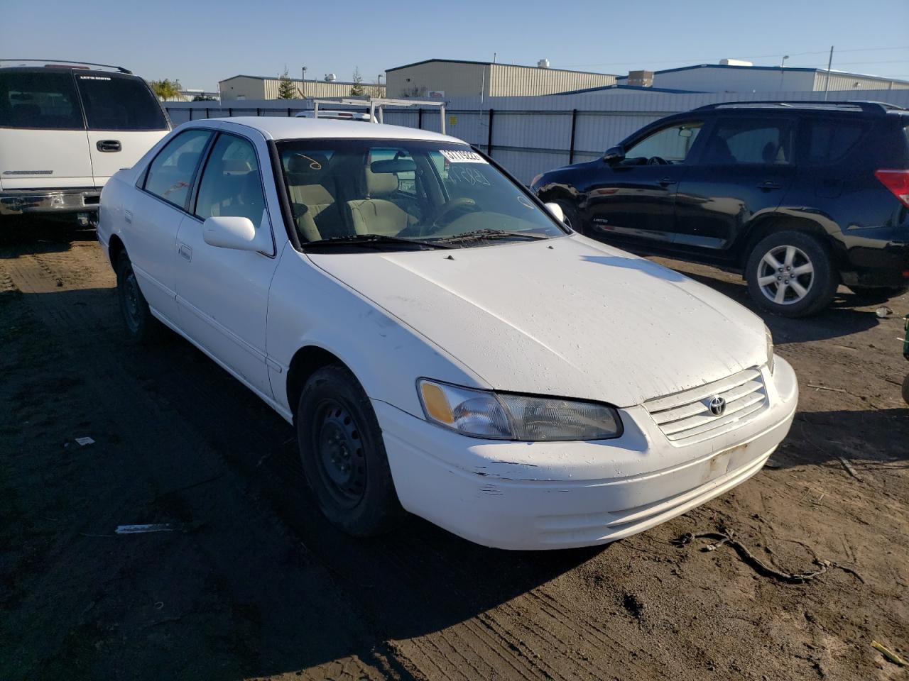 TOYOTA CAMRY CE 1998 with VIN JT2BG22K2W0227867 - Photo from auction