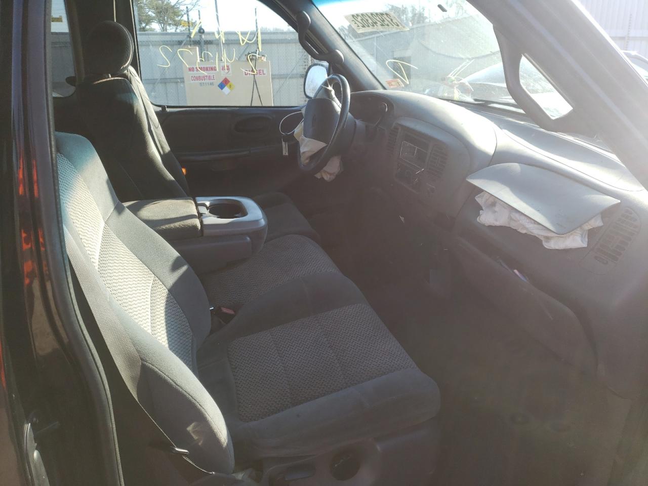 Photo 5 from auction – 2001 FORD F150 with VIN 1FTRX17W41NA94469