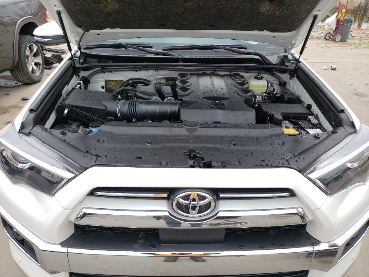 Photo 7 from auction – 2022 TOYOTA 4RUNNER LI with VIN JTEKU5JR9N6016771