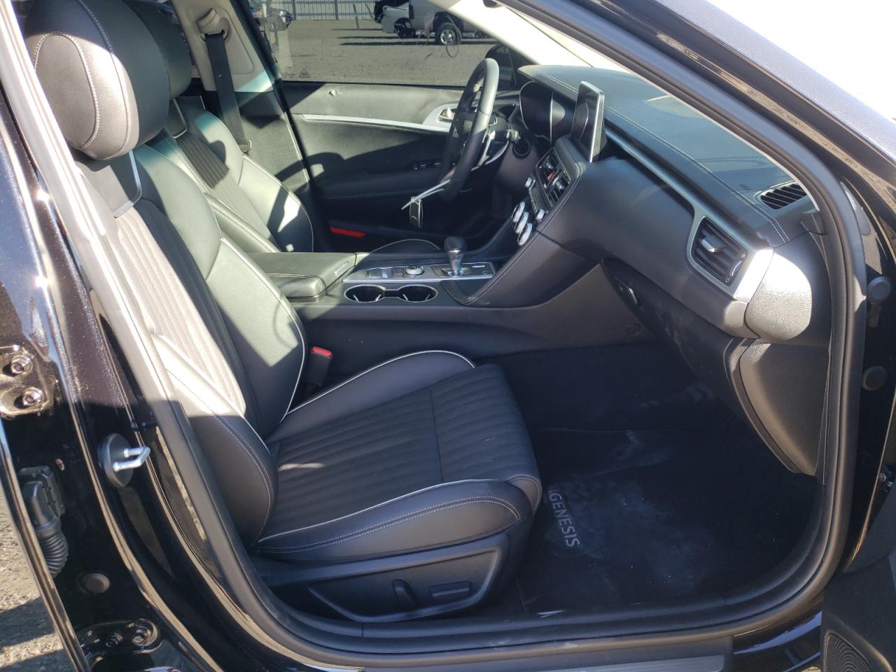 Photo 5 from auction – 2020 GENESIS G70 ELITE with VIN KMTG34LA2LU060068