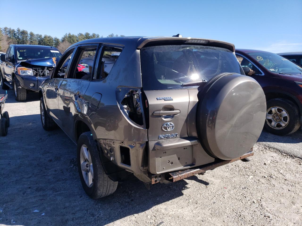 Photo 3 from auction – 2011 TOYOTA RAV4 with VIN JTMBF4DVXBD040196