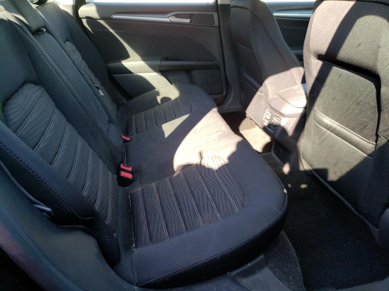 Photo 6 from auction – 2016 FORD FUSION SE with VIN 1FA6P0HDXG5113065