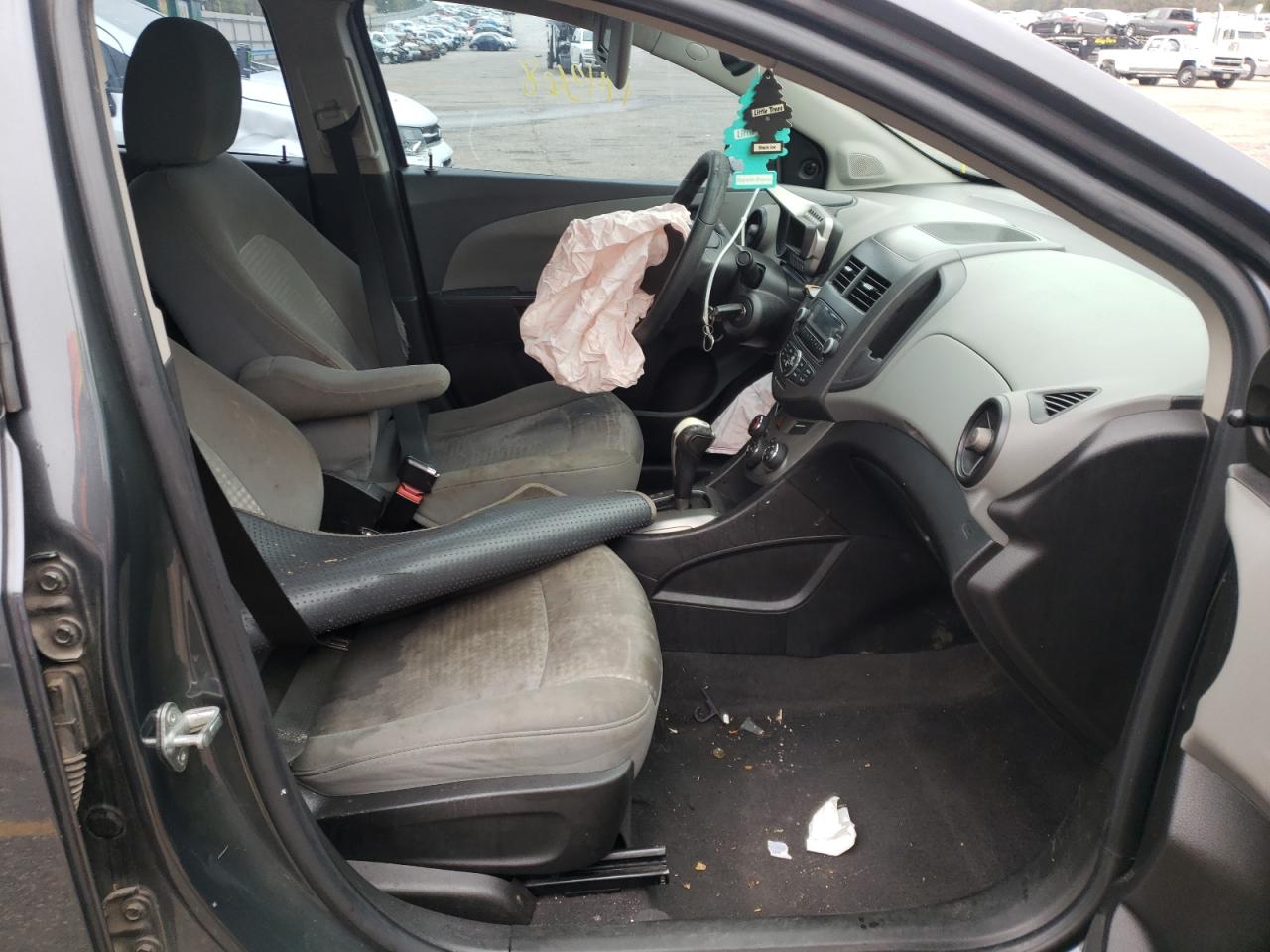 Photo 5 from auction – 2017 CHEVROLET TRAX LS with VIN KL7CJKSB1HB177495