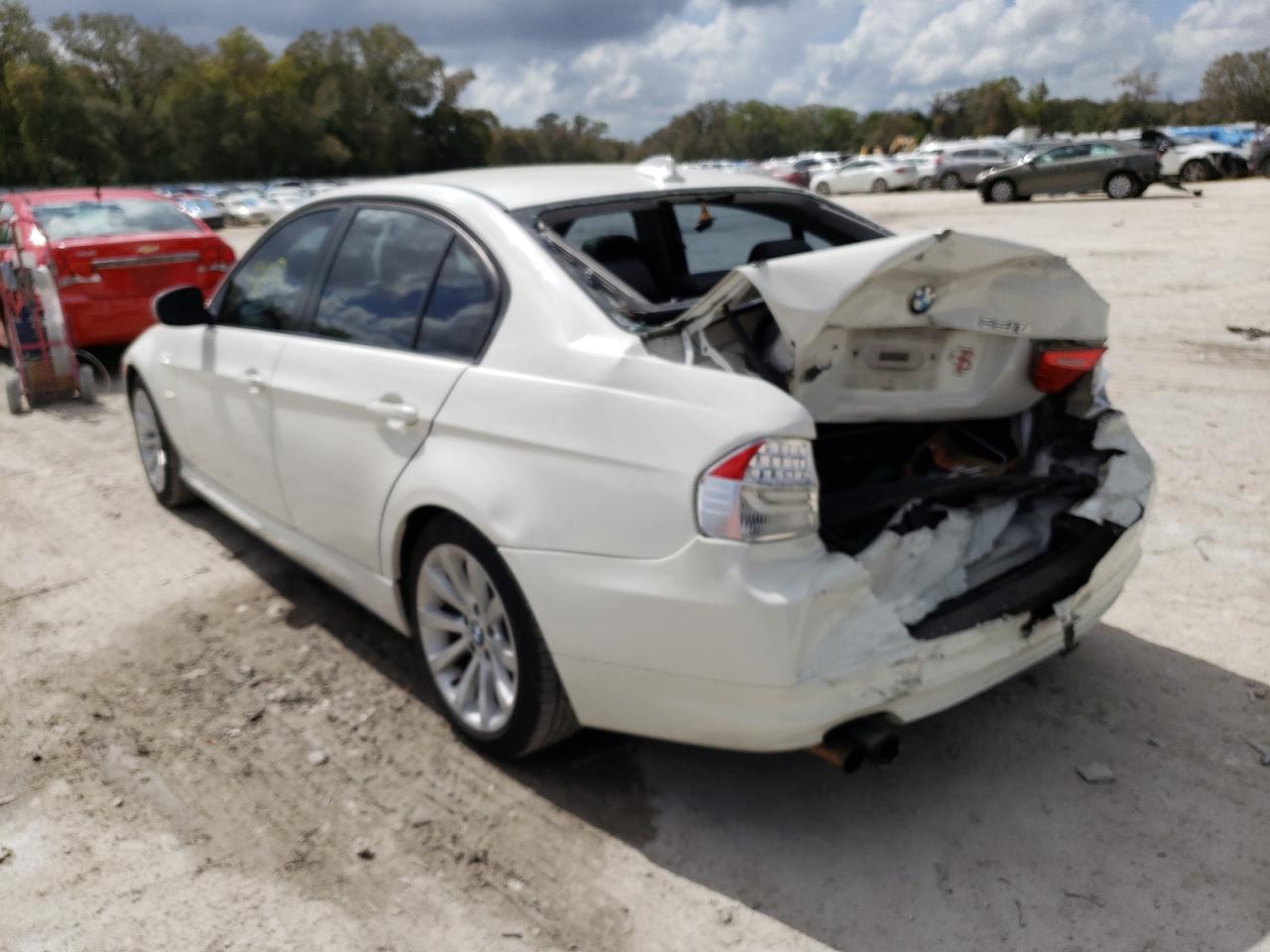 Photo 3 from auction – 2011 BMW 328 I with VIN WBAPH7C5XBE680709