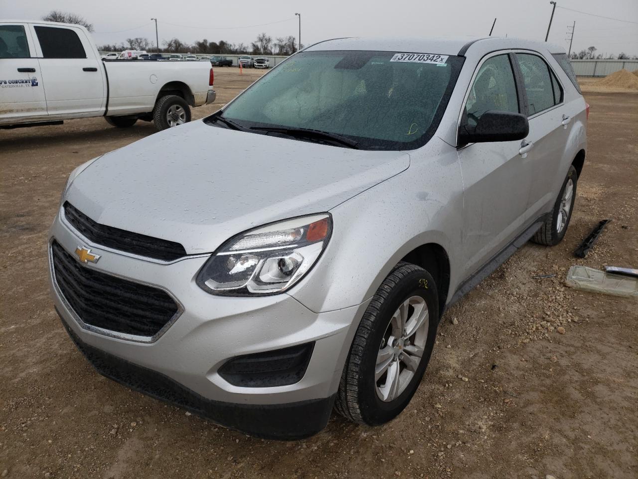 Photo 2 from auction – 2017 CHEVROLET EQUINOX LS with VIN 2GNALBEK4H1518301