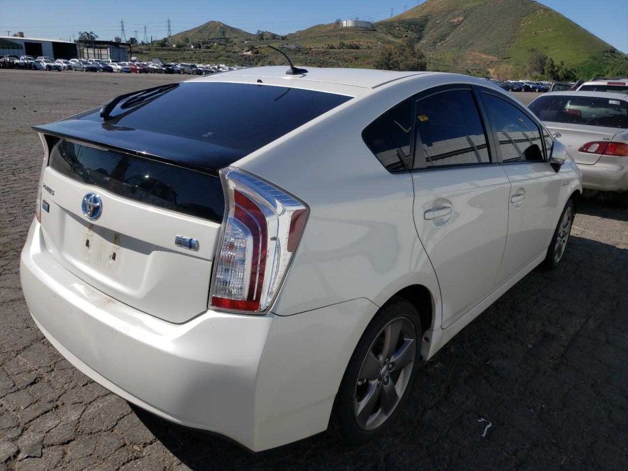 Photo 4 from auction – 2015 TOYOTA PRIUS with VIN JTDKN3DU9F0425279