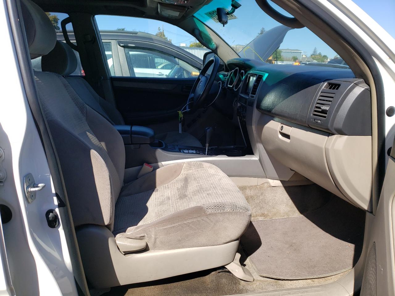 Photo 5 from auction – 2003 TOYOTA 4RUNNER SR with VIN JTEZT14R930010510