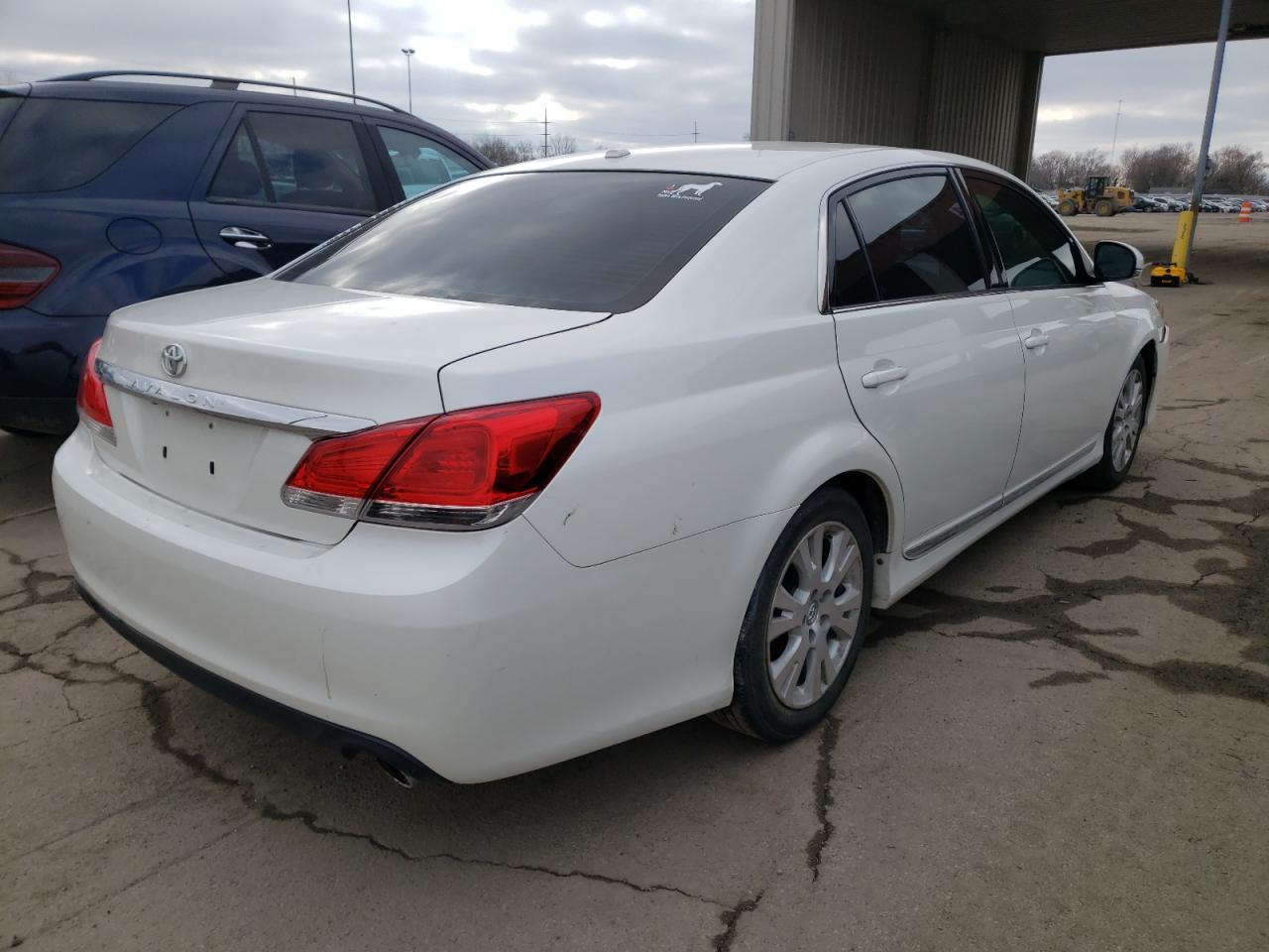 Photo 4 from auction – 2011 TOYOTA AVALON BAS with VIN 4T1BK3DB1BU422916