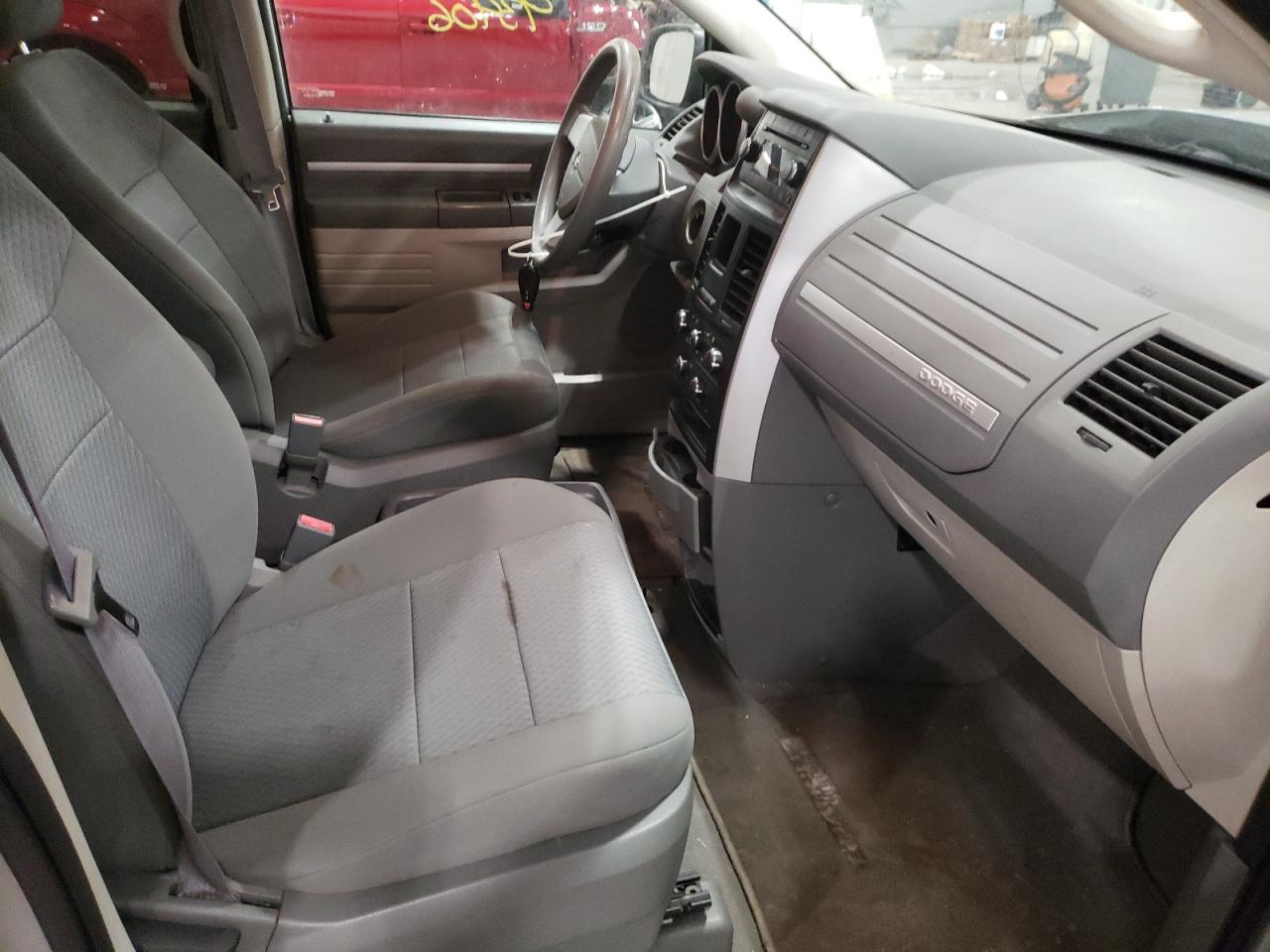 Photo 5 from auction – 2010 DODGE GRAND CARA with VIN 2D4RN4DE7AR362746