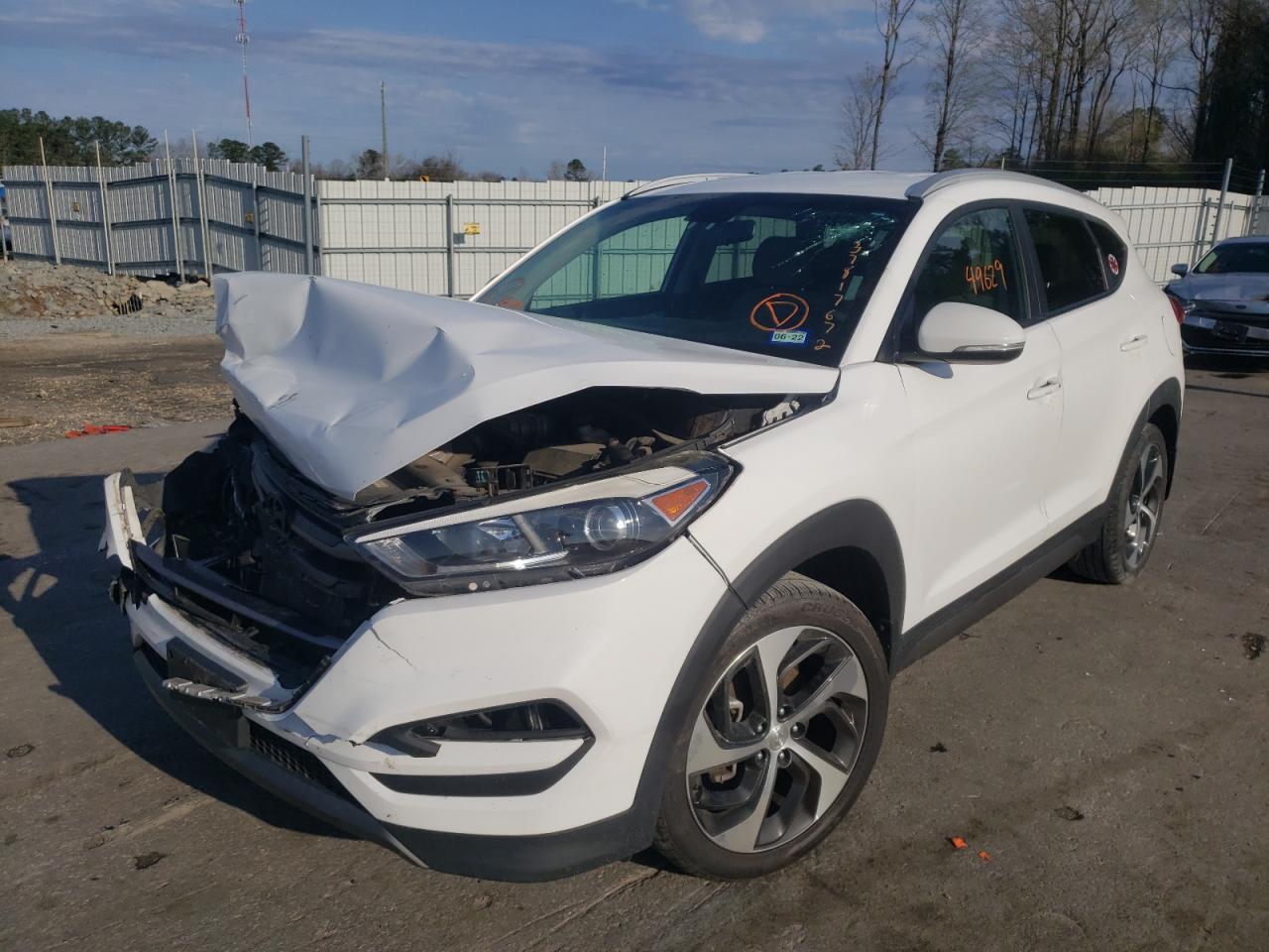 Photo 2 from auction – 2016 HYUNDAI TUCSON LIM with VIN KM8J33A28GU193929