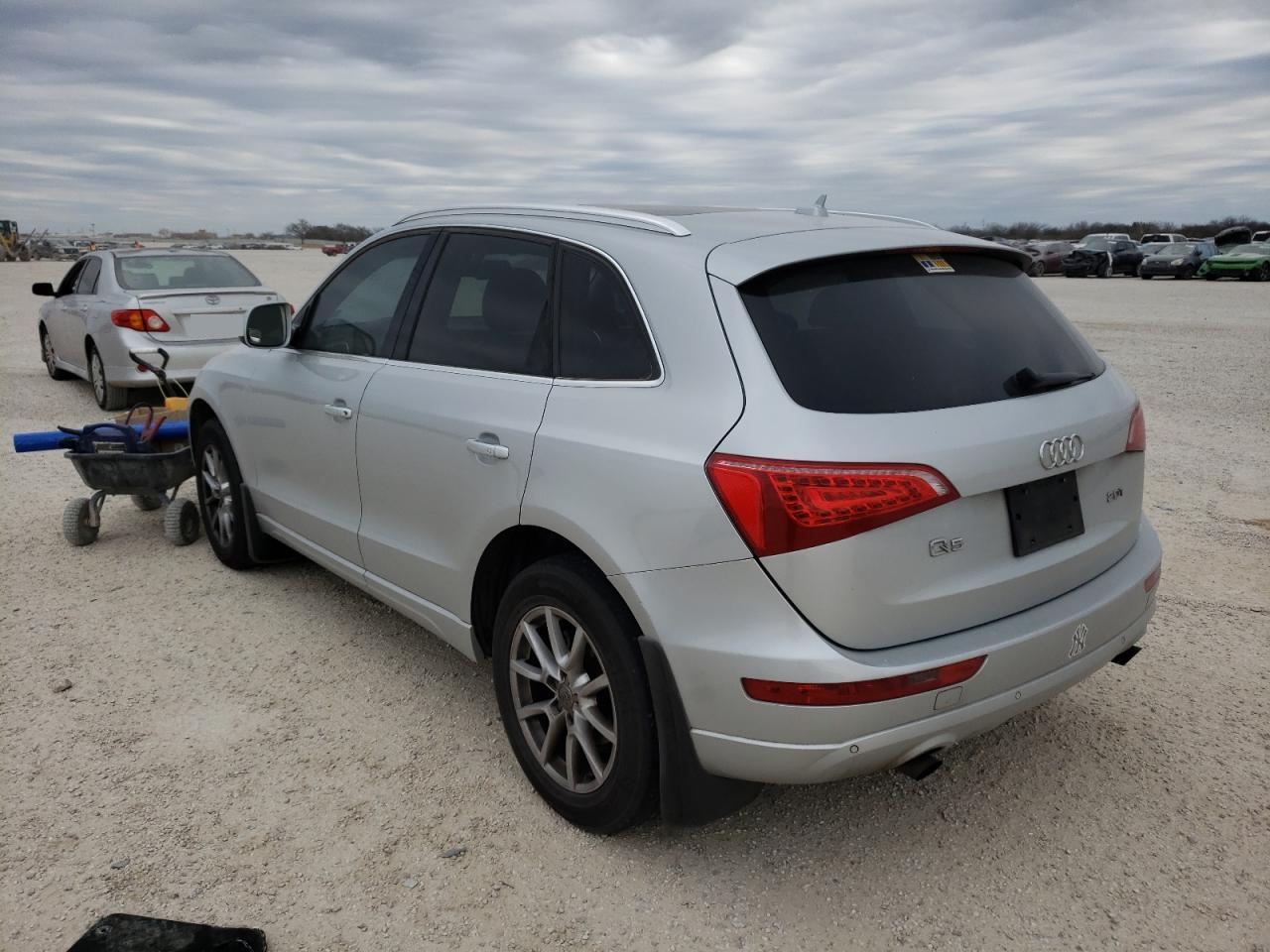 Photo 3 from auction – 2011 AUDI Q5 PREMIUM with VIN WA1LFAFP9BA086101