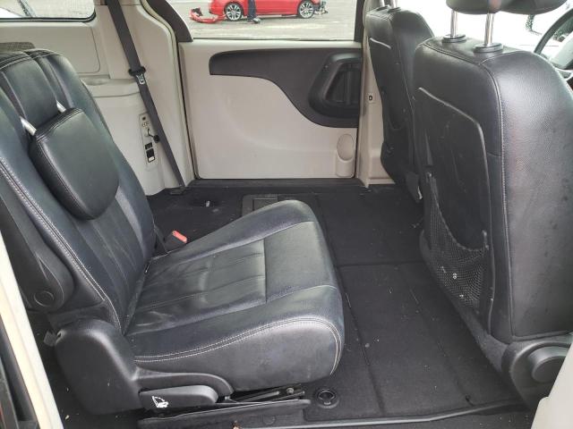 Photo 6 from auction – 2016 CHRYSLER TOWN & COU with VIN 2C4RC1BG9GR281097