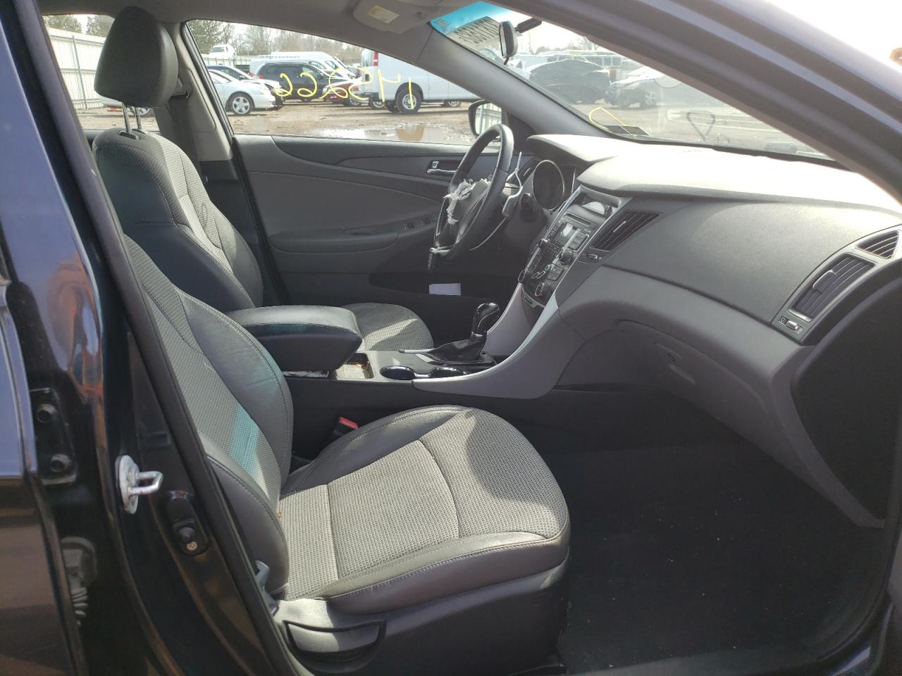 Photo 5 from auction – 2011 HYUNDAI SONATA SE with VIN 5NPEC4AB2BH212358