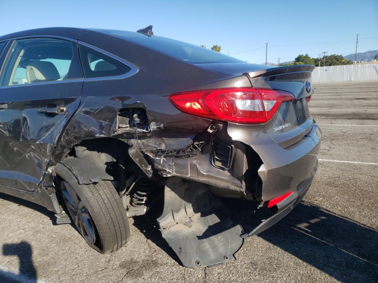 Photo 9 from auction – 2016 HYUNDAI SONATA SE with VIN 5NPE24AF6GH360476